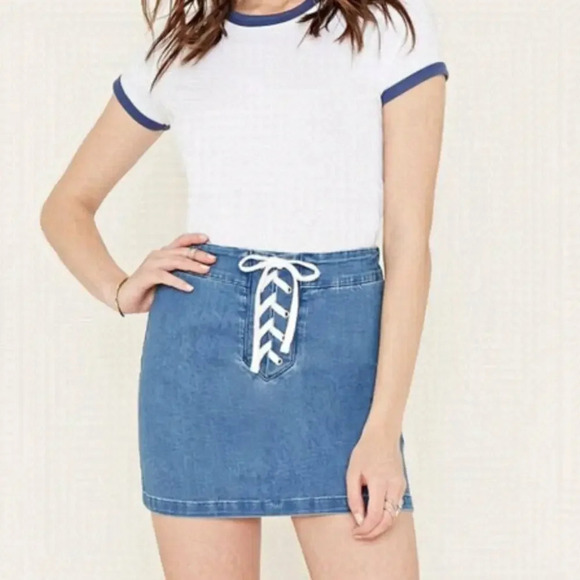 Forever 21 mini denim skirt size small - Picture 1 of 3